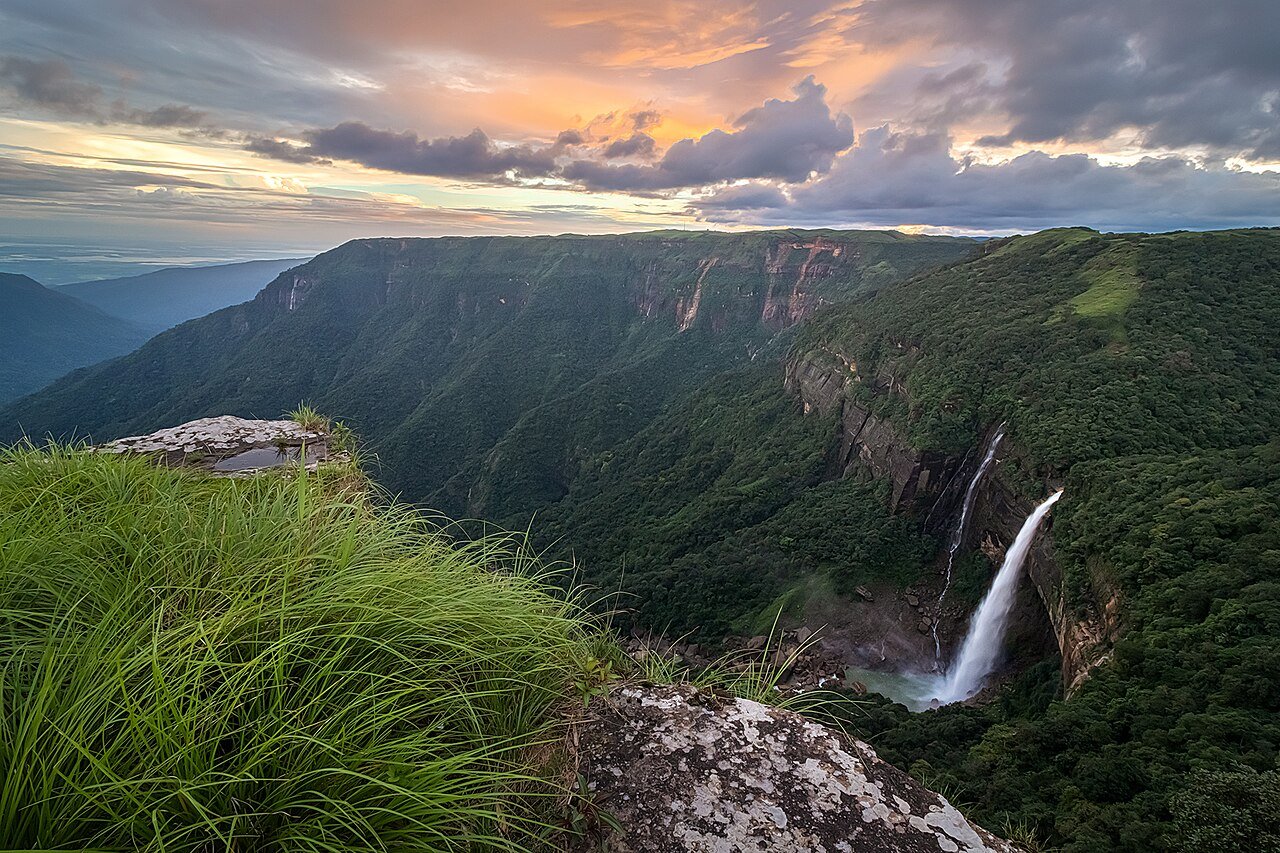 Nohkalikai Falls
